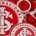 Chaveiro KazzaVip Emborrachado Oficial Escudo Time Internacional Fecho Mosquet&atilde;o Futebol Brasileiros Vermelho